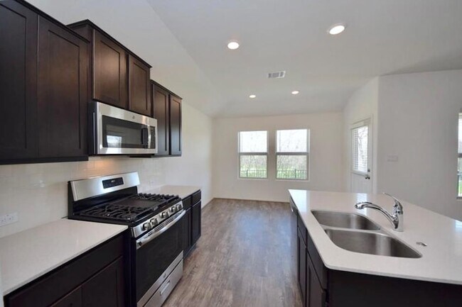 Building Photo - 3413 Mikayla Ct