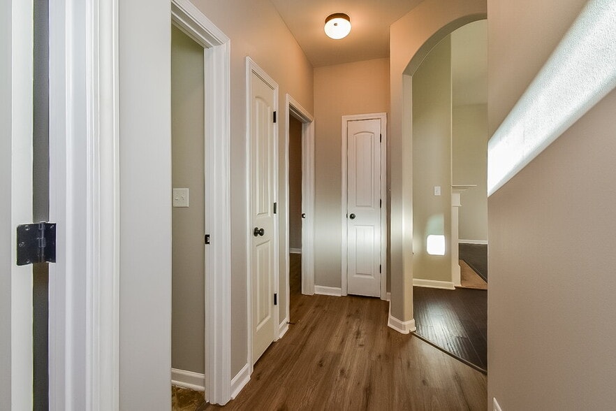 Building Photo - 6893 Raleigh Lagrange Rd