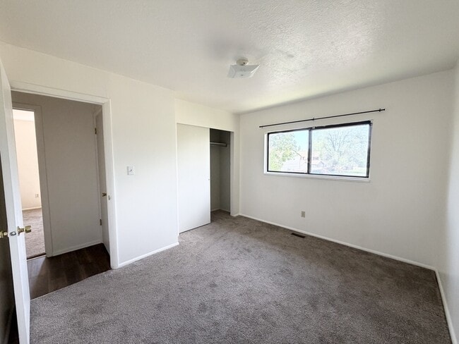 Building Photo - 445 E 800 N St