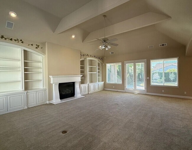 Building Photo - Spacious Luxury Home in Prestigious Country Club Community