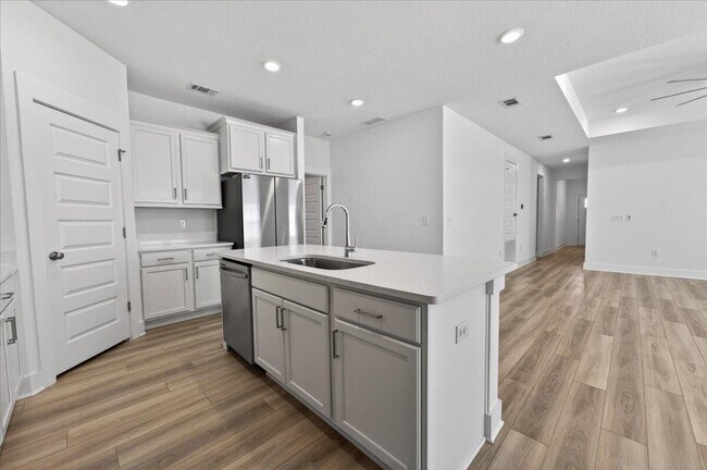 Building Photo - 210 Lyla Ln
