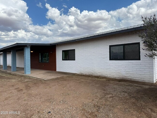 Building Photo - 1951 E 13th St