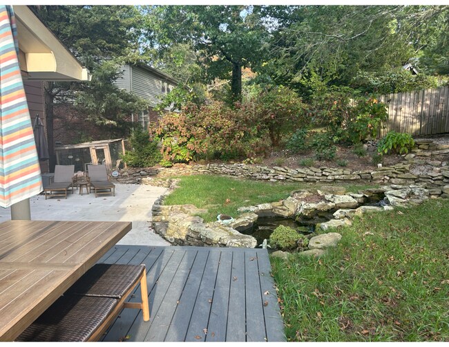 Building Photo - 339 S Palisades Dr
