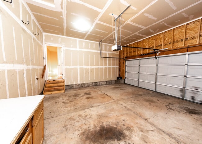 Building Photo - 5607 University Village View