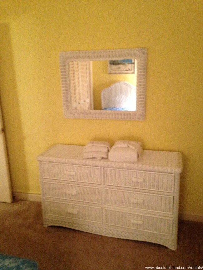 Building Photo - Beach Access, Bike Rides, Coastal Comfort.