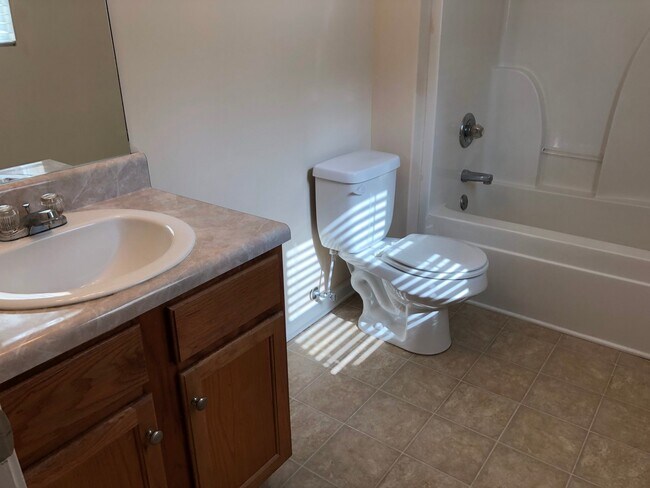 Building Photo - BRIDGEWATER HOME! PRE-LEASING FOR AUGUST 2026!