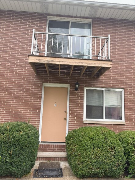 Building Photo - 2139 Glenmount Ave