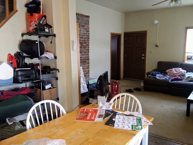 Living room - 429 NW 17th St