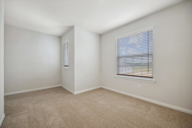 Building Photo - 25519 Blooming Hazel Dr