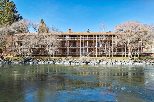 Building Photo - 1 Bed/1 Bath with River Views! Riviera Ridge Apartments