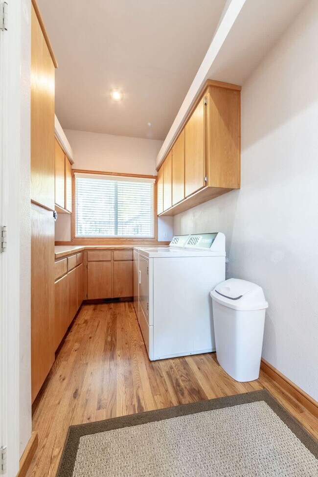 Building Photo - 3228 E Fernan Terrace Dr