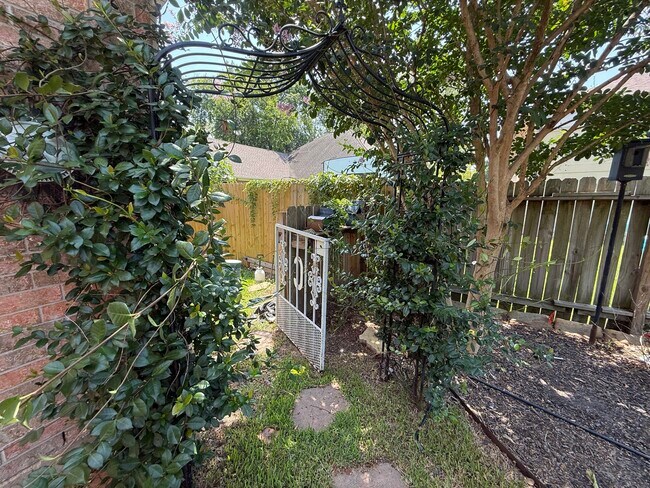 Building Photo - 12780 Capricornus