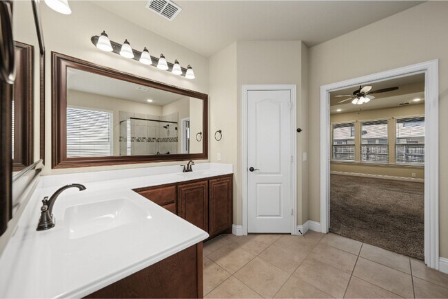 Building Photo - 504 Ridgewater Trail