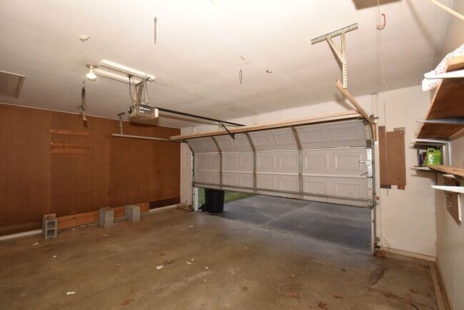 Building Photo - Cross Creek 4 bedroom home