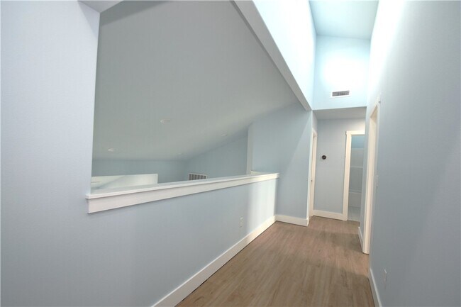 Building Photo - 520 Amethyst Rd