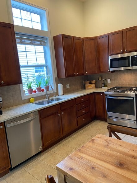 Kitchen - 228 Sonata Ct