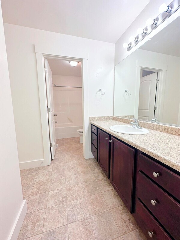 Building Photo - 2575 W 450 N