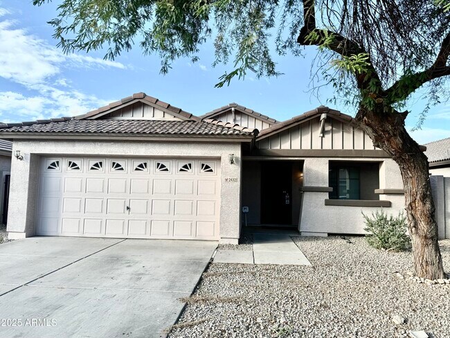 Primary Photo - 2432 W Tamarisk Ave