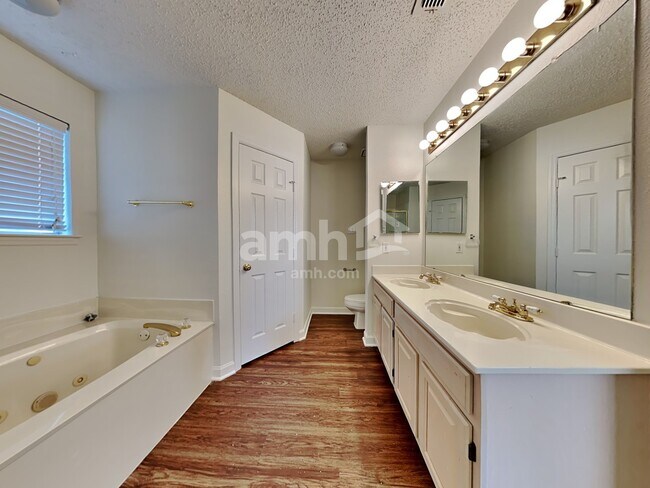 Building Photo - 5412 Big Bend Dr