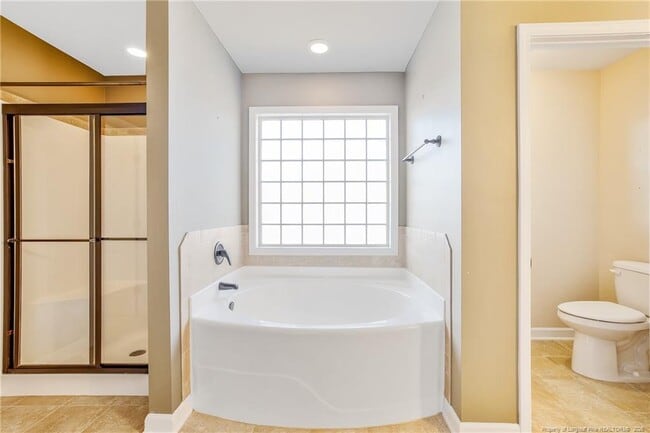 Building Photo - 2828 Deepwater Ct