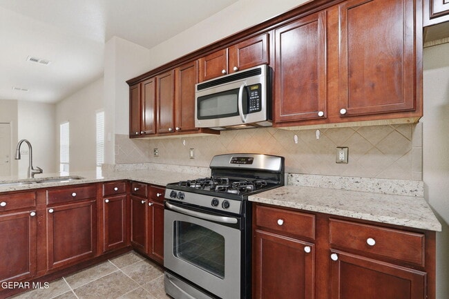 Building Photo - 13020 Stonington Ln