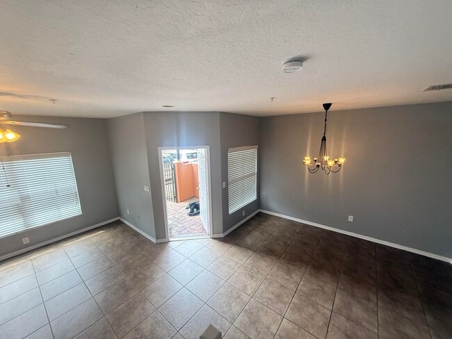 Building Photo - 2851 Prospect Rd