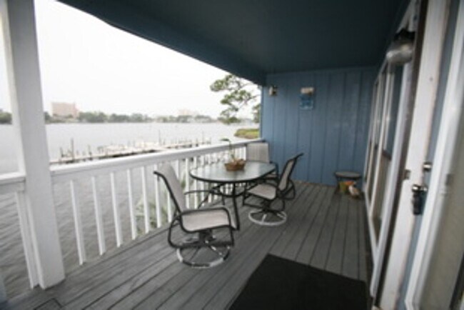Building Photo - $500 discount on the first month's rent fo...