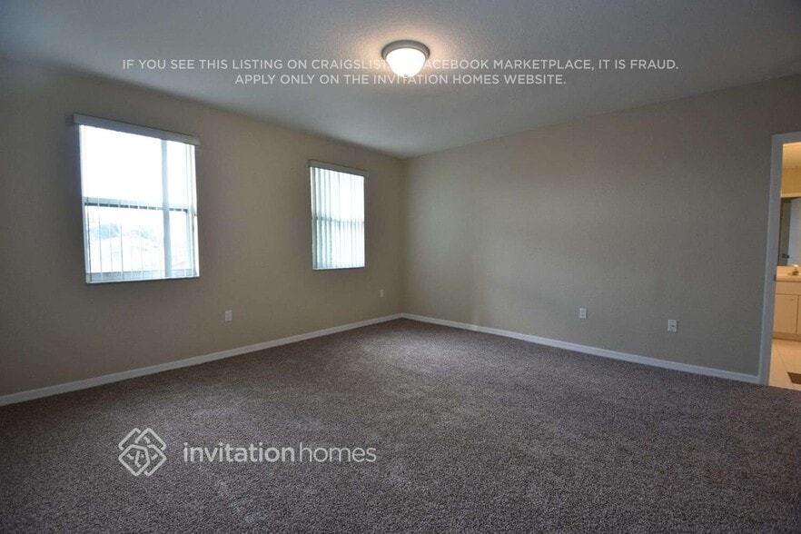 Building Photo - 10522 SW 161st Ave