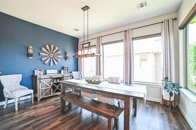 Building Photo - 2302 Arroyo Grande