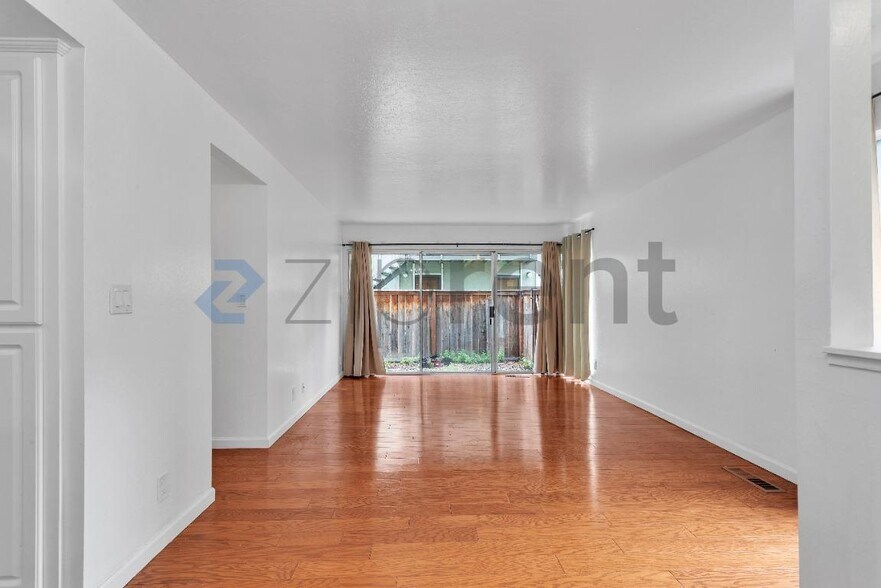 Building Photo - 51 Massolo Dr