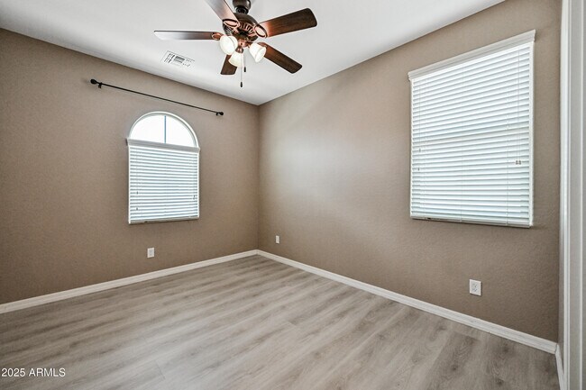 Building Photo - 133 E Prescott Dr