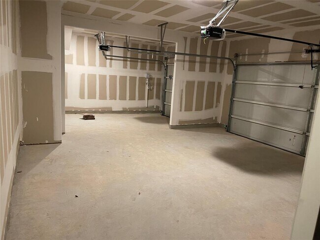 Building Photo - 105 Onna St