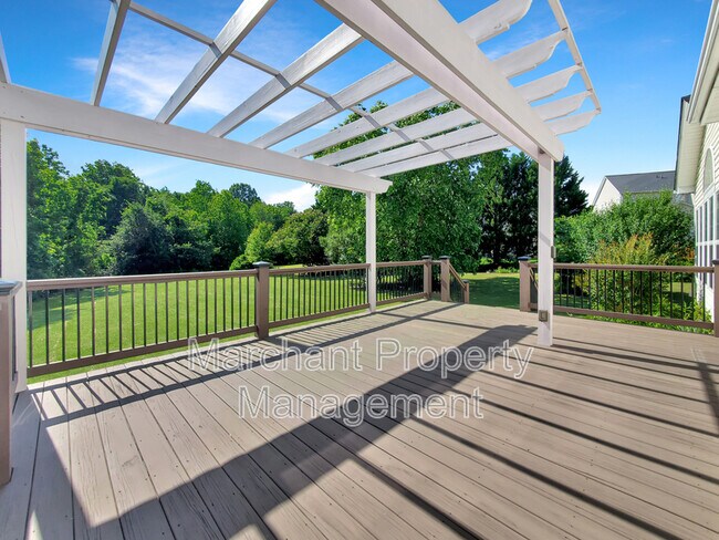 Building Photo - 15 Silverthorn Ct
