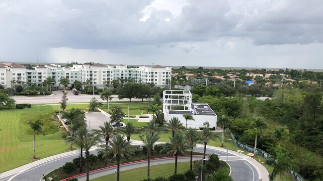 Building Photo - 2000 Metropica Wy