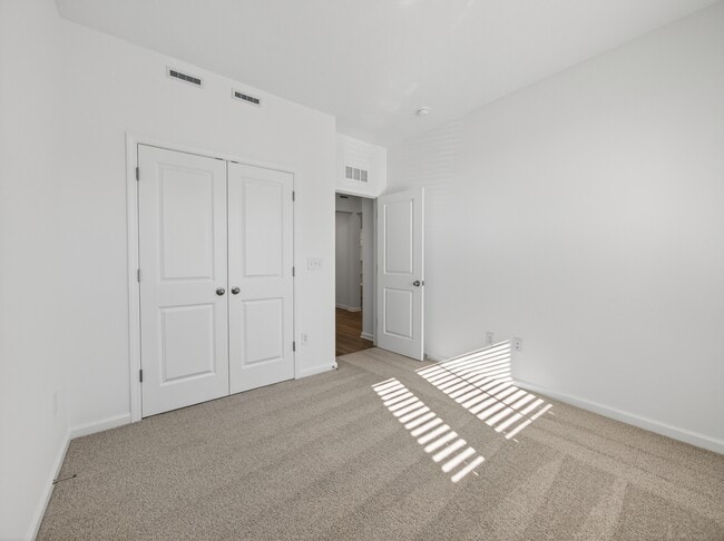 Building Photo - 268 Onset Wy