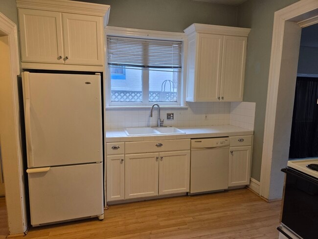 Building Photo - 1250 E 100 S