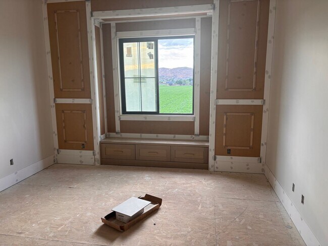 Building Photo - BRAND NEW Gorgeous 6 bed 7 bath with Pool ...