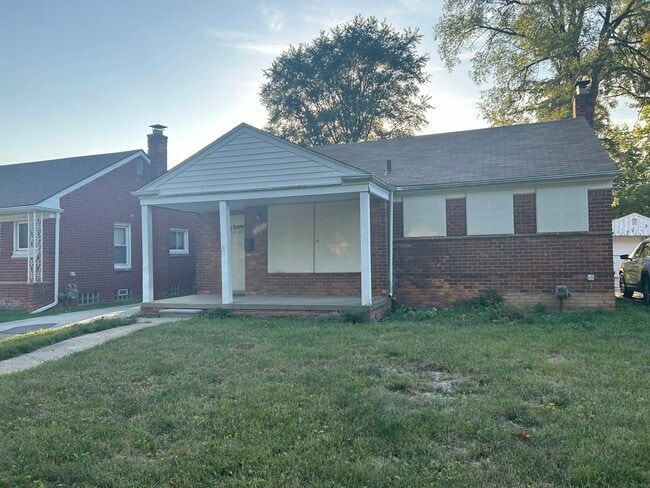 Primary Photo - 9961 Vaughan St