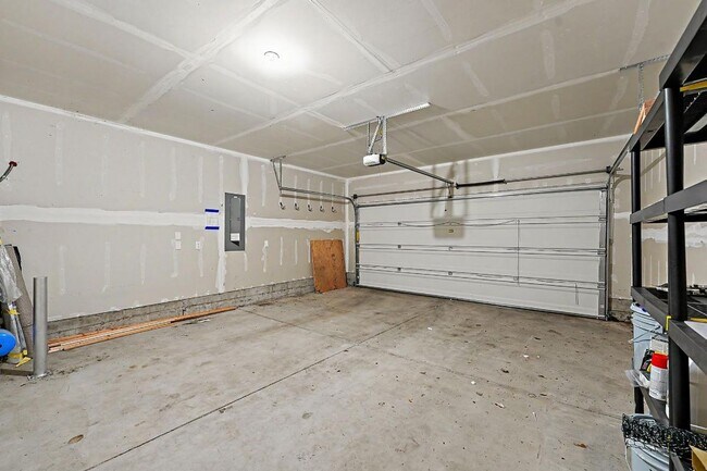 Building Photo - 15065 Iverson Lp SE