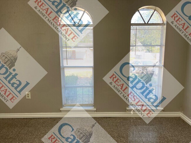 Building Photo - 3 Bedroom With Move In Special