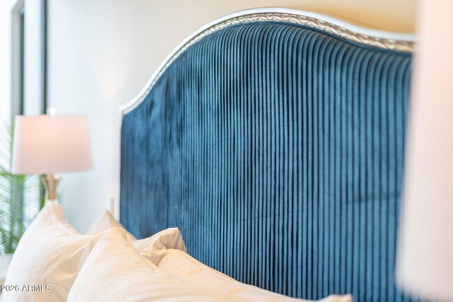 Building Photo - 6587 N Palmeraie Blvd