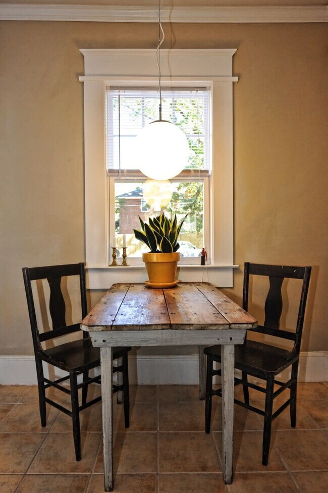 Building Photo - 2101 Kirkwood Ave