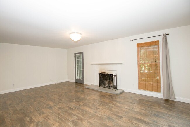 Building Photo - "3-Bedroom Home on Fox Hunt Lane in Southern Pines – Cozy Living Awaits!"