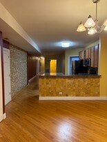 Building Photo - 7726 N Paulina St #1