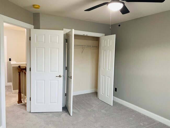 Building Photo - 9035 Parlor Dr