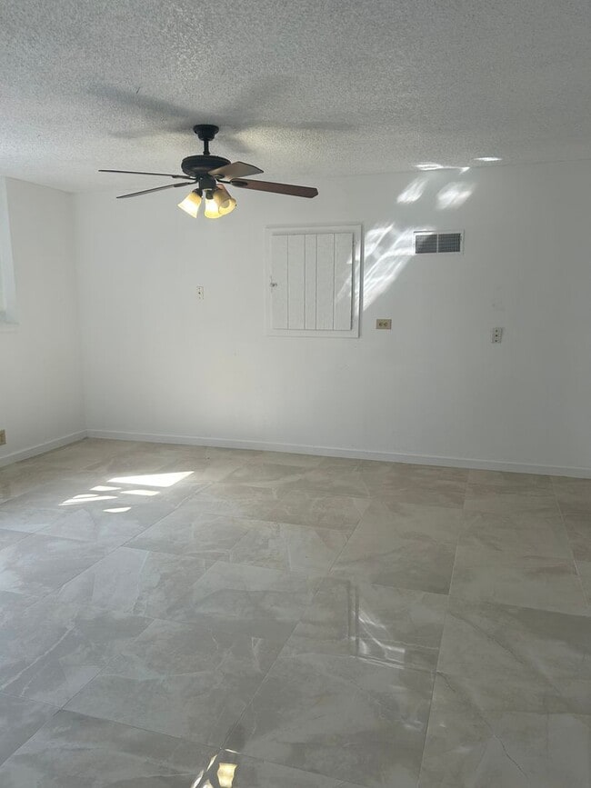 Building Photo - 2774 Jessica Cir