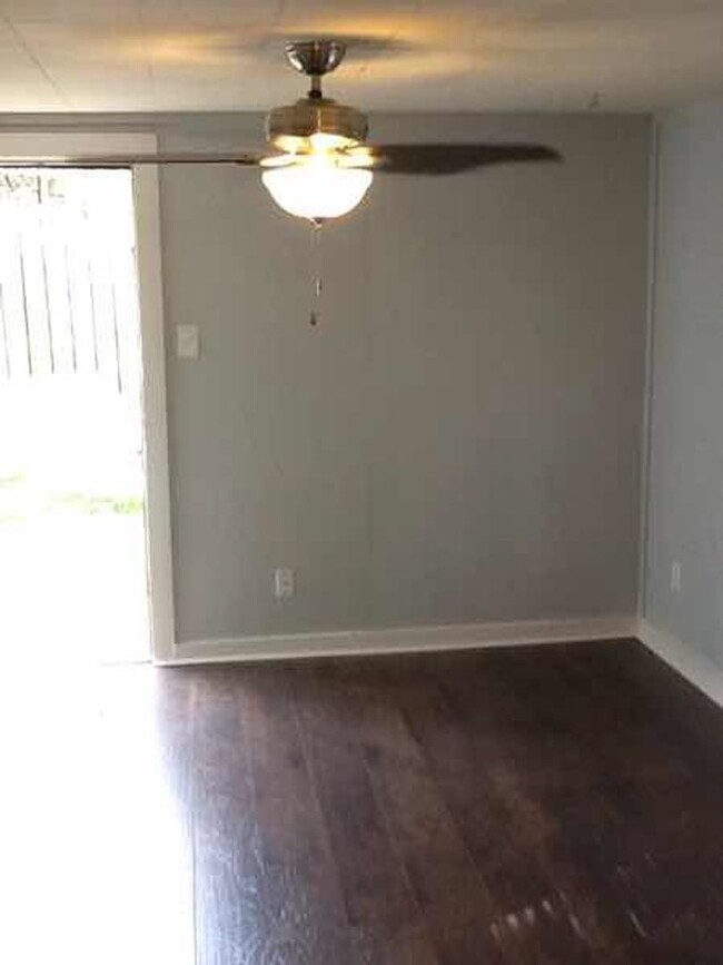 Building Photo - Great 1 Bedroom Apartment in Midtown!