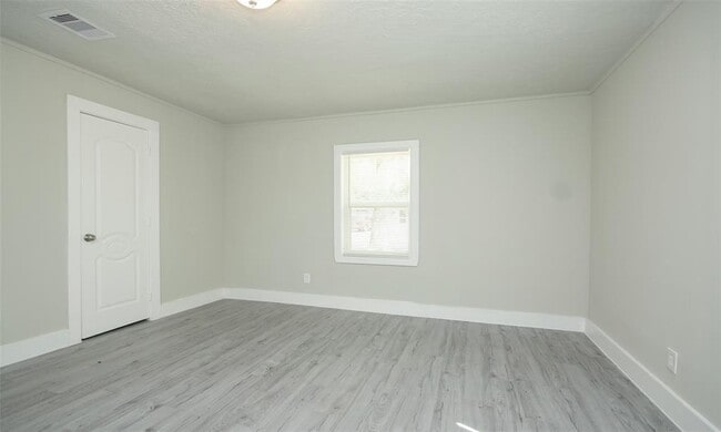 Building Photo - 4826 Larkspur St