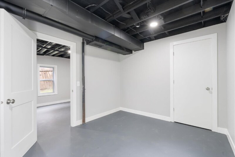 Building Photo - 619 51st St