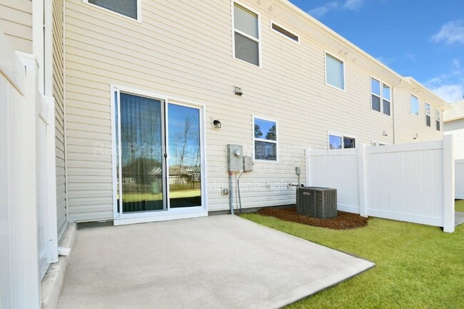 Building Photo - 1227 Southern Sugar Dr